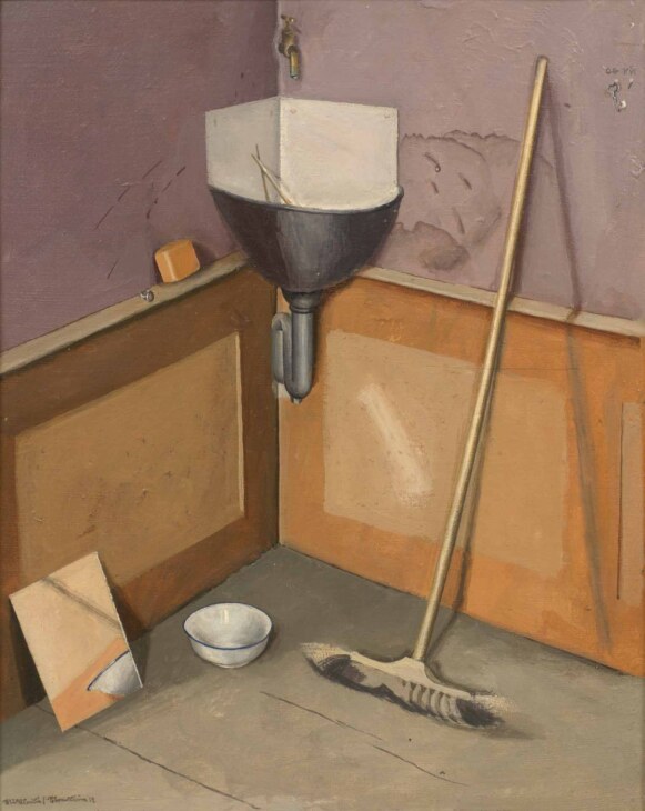 Ein Ölgemälde von Niklaus Stoecklin mit dem Titel "Brünnlein im Atelier". Zu sehen ist eine Ecke eines Raumes mit mehreren Gegenständen.